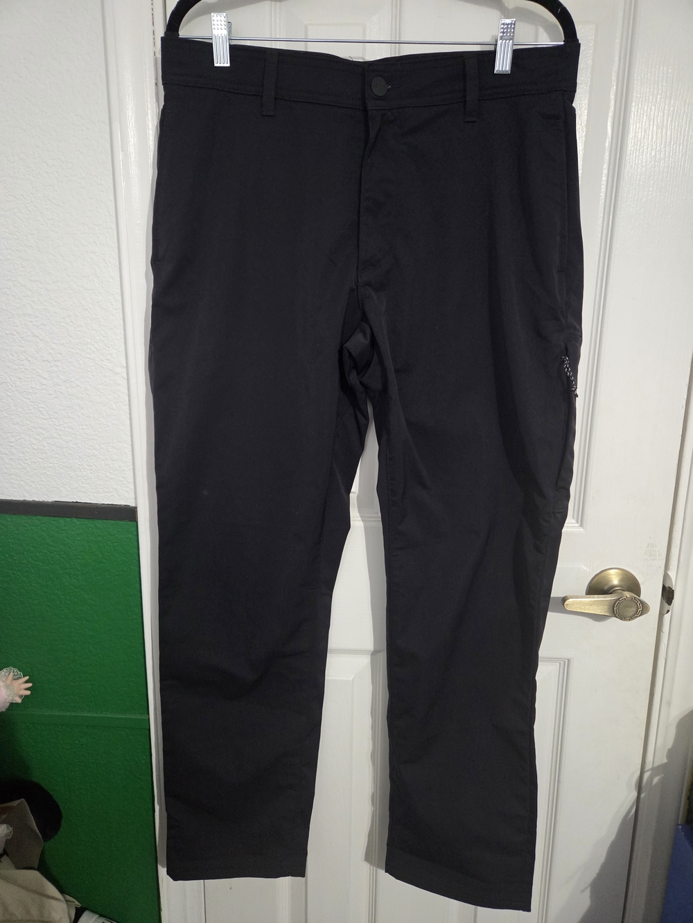 Hurley Black Hybrid Performance Men’s Chino Pants - Straight Fit. Size 34×30